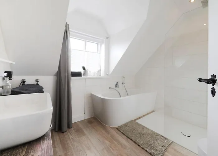 Haus Am Deich 47 Stilvolles An Der Elbe In Stadtnaehe Dom wakacyjny Hamburg