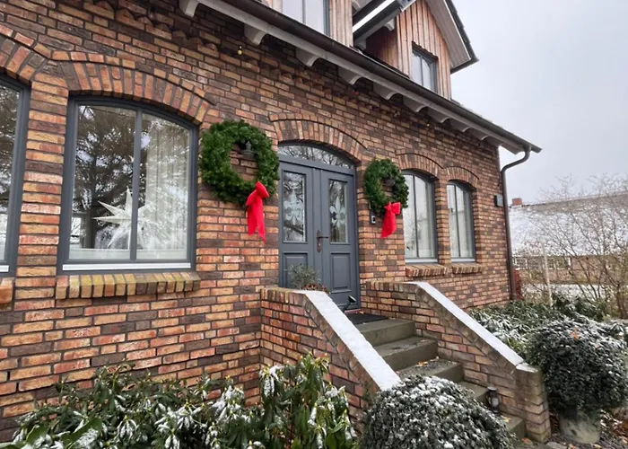 Haus Am Deich 47 Stilvolles An Der Elbe In Stadtnaehe *